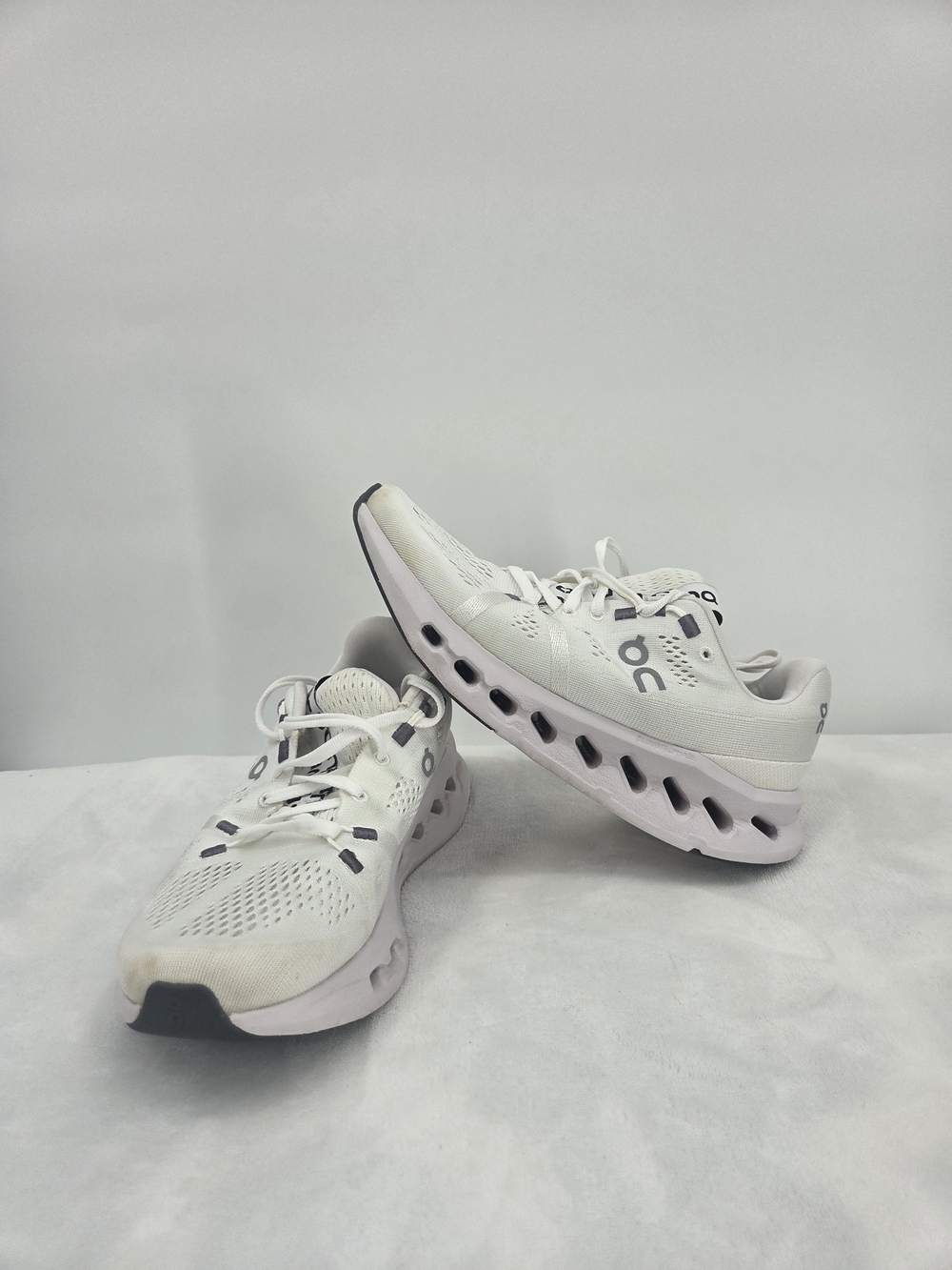 On Cloudsurfer Women’s 7.5 White Frost CloudTec Phase Running Shoes